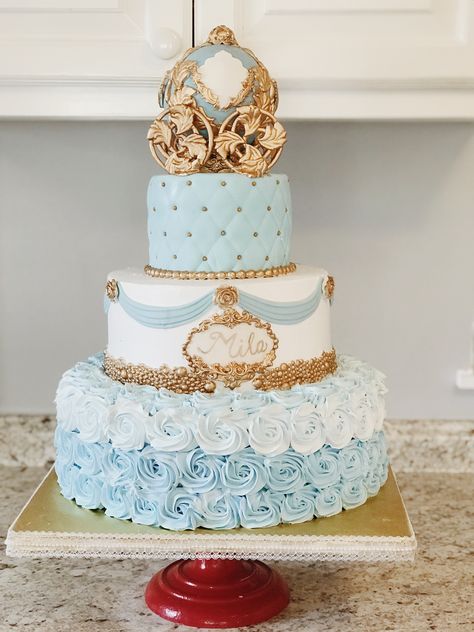 Cinderella Sweet 15 Cake, 15 Cinderella Theme, Cinderella 15 Cake, Diy Cinderella Birthday Party Ideas, Cinderella Themed Quinceanera Cake, Disney Castle Wedding Cake, Cinderella Sweet 16 Cake, Cinderella Cake Quinceanera, Blue Cinderella Cake