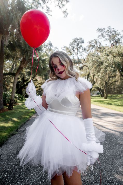 White Tutu Costume Halloween, White Clown Costume, Cute Clown Costume, White Halloween Costumes, Diy Tutus, Tutu Women, Fam Pics, Costumes Diy, Halloween Clown