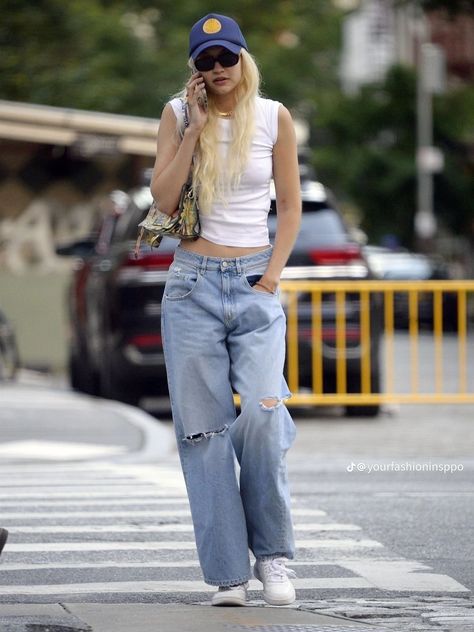 Gigi Hadid Street Style Casual, 2020s Fashion, Gigi Hadid Street Style, Sun Dress Casual, Gigi Hadid Outfits, Gigi Hadid Style, Walmart Fashion, Model Outfit, Shein Outfits