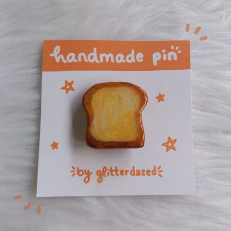 Baking Clay Crafts, Cute Clay Pin Ideas, Polymer Clay Pins Ideas, Clay Pins Aesthetic, Clay Pins Diy, Clay Pin Ideas, Cute Clay Pins, Polymer Pins, Polymer Clay Pins