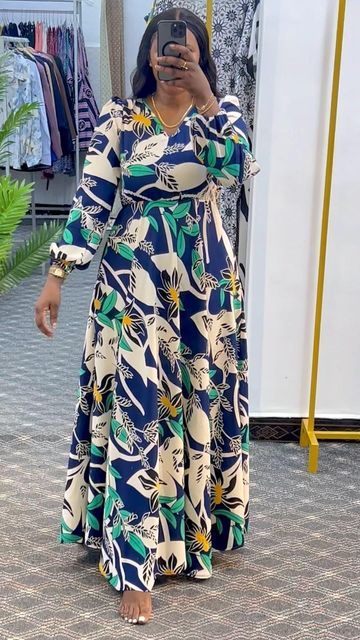 pielooks on Instagram Office Gown Styles, Short Ankara Dresses Classy, Ready To Wear Gown, Materials Gown Style, Chiffon Styles, Office Wears, Casual Gowns, Classy Short Dresses, Modest Dresses Fashion