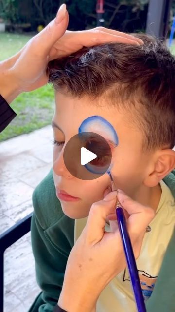 Stingray Face Paint, Face Paint Techniques, Easy Boy Face Paint, Easy Face Painting Ideas For Boys, Boy Face Paint Ideas, Fast Face Paint, Bluey Facepainting, Face Paint For Boys, Halloween Makeup For Boys