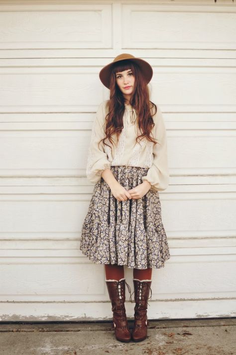 Peasant Top Outfit, Alternative Fashion Skirts, Alternative Fashion Indie, Indie Outfits Alternative Fashion, Outfits Alternative, Flying A Kite, Fall Outfits For Teen Girls, Outfit Combos, Fall Outfits For Work