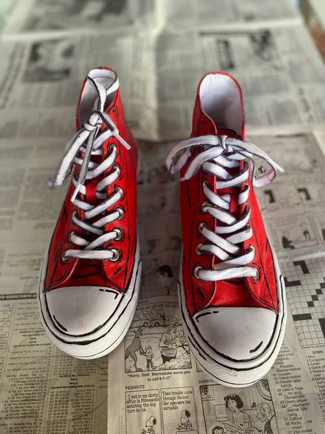 Harvard Outfit, Converse Custom Ideas, Spiderman Merch, Cartoon Clothes, Custom Sneakers Diy, Red High Tops, Converse Red, All Star Shoes, Cartoon Outfits