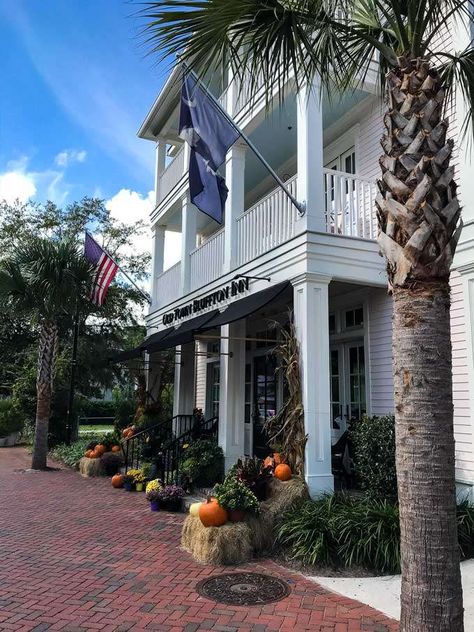 Bluffton South Carolina Things To Do, Charlotte South Carolina, Charleston Vibes, Charleston Aesthetic, North Caroline, Beaufort South Carolina, Charleston Vacation, Bluffton South Carolina, South Carolina Lowcountry