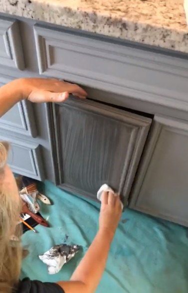 Hi, I'm Rhonda, a Hometalker here in Houston. I recently did a Facebook Live with Hometalk where I shared a cabinet glazing technique. In case you missed it, here's my tutorial!  Want to get this gorgeous glazed look? I can help! Click here to go to my profile page and send me a message to get started!    The first thing you’ll want to do when painting any furniture is to make sure to clean it well. Be especially vigilant with kitchen and bathroom cabinets as furniture in these rooms… Wax Cabinets Kitchens, Glazing Oak Cabinets, Glaze Cabinets Before And After, Gray Glazed Kitchen Cabinets, Cabinet Glazing, Chalk Painted Kitchen Cabinets, Painted Furniture Cabinets, Distressed Kitchen Cabinets, Glazed Kitchen Cabinets