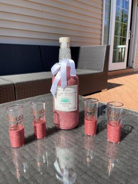 Glitter shot glasses. Man glitter available. Custom names & colors available. Epoxy sealed, glitter glass. Glitter Shot Glasses, Shot Glasses Diy, Birthday Shot Glasses, Glitter Wine Glasses Diy, Bedazzled Liquor Bottles, Bedazzled Bottle, Decorated Liquor Bottles, Sweet 16 Party Decorations, Glasses Man