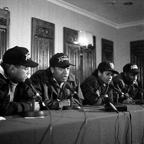 NWA at a press conference in London . N.w.a Aesthetic, 90s Rappers, Skateboard Photos, Hip Hop Classics, Native American Images, 90s Rap, 90s Hip Hop Fashion, Old School Music, Real Hip Hop