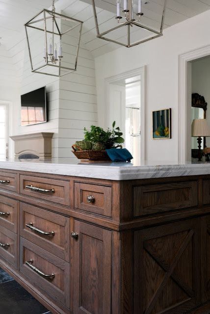 Traditional Style Kitchen Inspiration - Traditional - Kitchen - Columbus - by Everingham Design | Houzz Model Dapur, Outdoor Kitchen Countertops, Kabinet Dapur, Wood Kitchen Island, New Kitchen Cabinets, Dark Kitchen Cabinets, Oak Cabinets, Trendy Kitchen, Wooden Cabinets