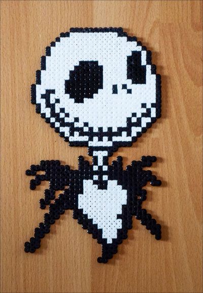 Jack Skellington Fuse Beads, Nightmare Before Christmas Hama Beads, Melting Beads Ideas Halloween, Jack Skellington Perler Beads, Melty Beads Patterns, Hama Beads Halloween, Beads Halloween, Melt Beads Patterns, Christmas Perler Beads