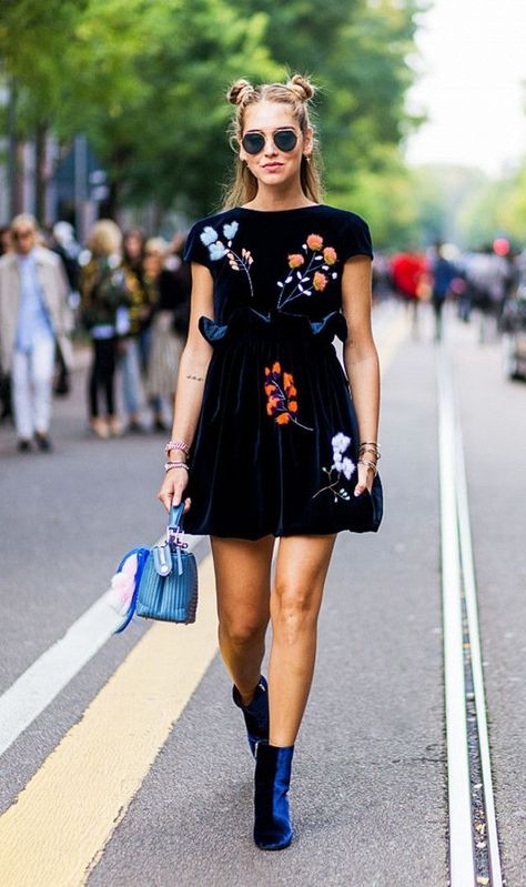 Ankle boots are still hot for summer. Love how Chiara Ferragni of the Blonde Salad looks amazing with her blue velvet ankle boots that match her blue top handle bag. This black floral embellished dress is perfect season over season Based God, Boots Outfit Ankle, Milan Fashion Week Street Style, Walking Down The Street, Cute Floral Dresses, The Blonde Salad, Mode Abaya, Milano Fashion Week, Looks Street Style