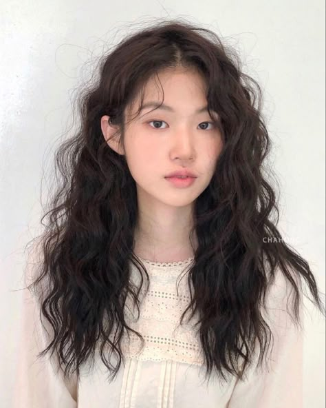 Asian Hair Perm, Curly Asian Hair, Korean Wavy Hair, Long Hair Perm, Layered Curly Hair, Hippie Hair, Wavy Haircuts, Hair Up Styles, Hair Stylist Life