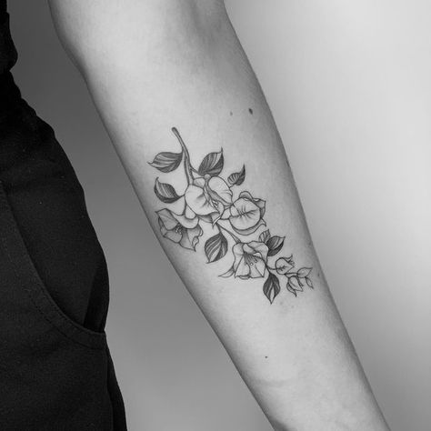 Bogenvilla Tattoo, Bougainvillea Tattoo Black, Bourgainvilier Flower Tattoo, Bougainvillea Tattoo Design, Morelia Tattoo, Bougainvillea Flower Tattoo, Bougainvillea Tattoo, Hawaiian Island Tattoo, Flor Tattoo