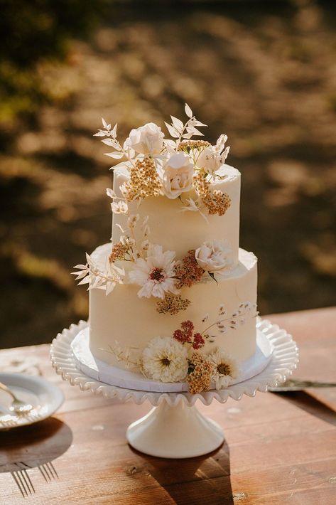 Simple Wedding Cakes 2 Tier, Wedding Cake Boho Chic, 2tier Wedding Cake, Beige Wedding Cake, Neutral Wedding Cake, Debut Cakes, Wedding Cake Neutral, Wedding Cake 2 Tier, Boho Chic Wedding Cake