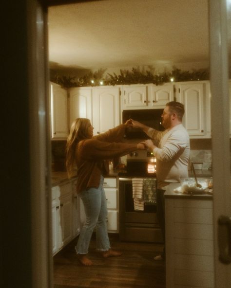 Throwback to this cozy in home session because I just can’t wait for the holidays 🫶 I feel soup and baking season is upon us y’all! * * * * * #PAWeddingPhotographer #OhioWeddingPhotographer #DestinationWeddingPhotographer #ElopementPhotographer #TravelWeddingPhotographer #MidwestWeddingPhotographer #OhioElopementPhotographer Christmas Couple Pajamas Pictures, In Home Holiday Photoshoot, Couple By The Fireplace, Cozy Winter Engagement Shoot, New Apartment Pictures Couple, Couple In House Photography, Couple Poses In Home, Cozy Engagement Shoot, Couple Photos In Home