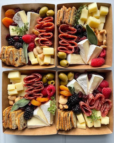 Bento Box Charcuterie, Charcuterie Packed Lunch, Chacutery Box Ideas, Charcuterie Small Box Ideas, Charcuterie Togo Boxes, Boxed Charcuterie Board, Charcuterie Boards To Go, Wedding Charcuterie Boxes, Small Individual Charcuterie Box Ideas