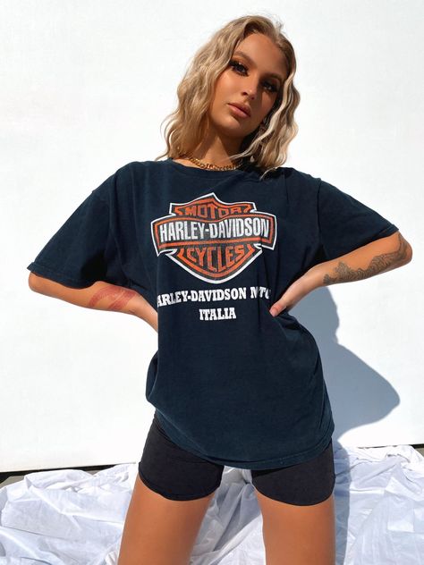 harley davidson tee Harley Tee Outfit, Harley Davidson T Shirt Outfit, Harley Davidson Tshirt Outfits, Harley Davidson Tee Outfit, Harley Davidson Shirt Outfit, Harley Davidson Outfits Woman, Computer Closet, Harley Davidson Outfit, Harley Davidson Shirts Women