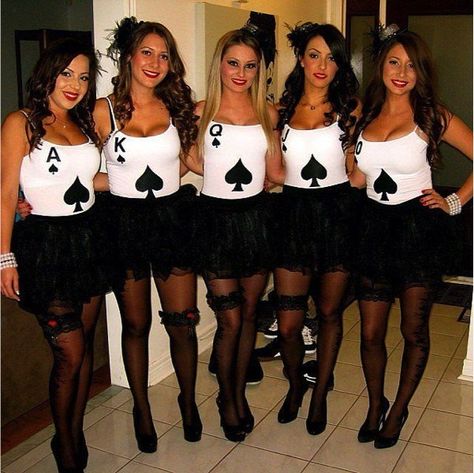 8. Cards | Community Post: “Top 10 DIY Halloween Costumes For College Students On A Budget” Girlfriend Group, Diy Fantasia, Girl Group Halloween Costumes, Meme Costume, Kostuum Halloween, Kostum Halloween, Cute Group Halloween Costumes, Vegas Theme, Halloween Costumes College Girls