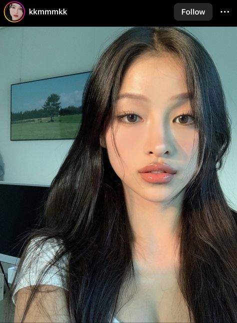 Aesthetic Asian Girl, Girl Brown Hair, Pale Skin Makeup, Y2k Fashion Aesthetic, Soft Makeup Looks, Asian Eye Makeup, Aesthetic People, Foto Ideas Instagram, Asian Makeup