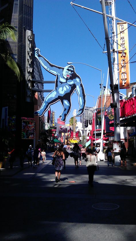 Universal Studios Hollywood Universal Walk Sweet California, Universal Parks, Planet Coaster, Universal Studios Hollywood, Fun Times, Insta Stories, San Diego California, King Kong, Amusement Park