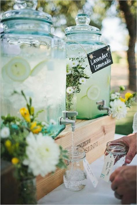 Wedding Party Food, Summer Party Food, Vintage Garden Parties, Outdoor Party Ideas, Outdoor Baby Shower, Rustic Wedding Decorations, Lavender Lemonade, Garden Party Decorations, Summer Baby Shower