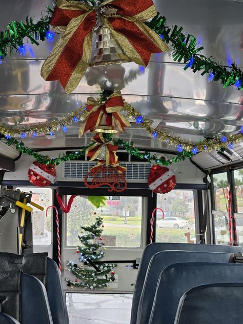 Bus Decorating Ideas, School Bus Decor, School Bus Decoration Ideas, Bus Decorations, Bus Rules, Bus Decor, School Bus Driving, Santa Claus Parade, Bus Ideas