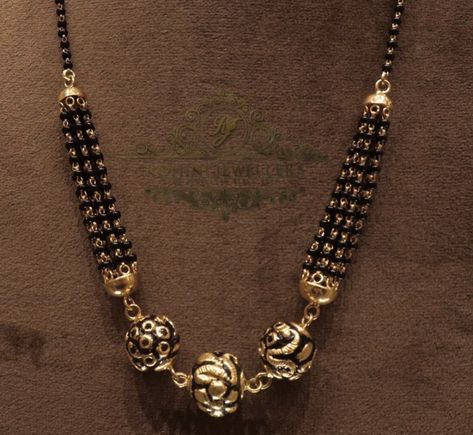 Gold Reference, Reference Models, Ruby Jewelry Necklaces, Mangalsutra Chain, Simple Gold Earrings, Locket Design, Black Beads Mangalsutra, Black Beads Mangalsutra Design, Gold Jewellry