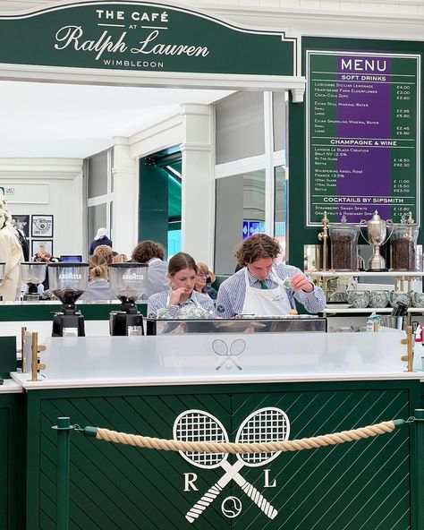 Courtside vibes, championship energy and a taste of strawberries at Wimbledon🍓🎾 #wimbledon #wimbledon2024 #tennis #tennisstyle #london #londonlife Cool Tennis Courts, Tennis Club Aesthetic, Tennis Club Design, Wimbledon Aesthetic, Tennis Bachelorette, Tennis Vibe, Wimbledon 2024, Tennis Wimbledon, Wimbledon Party