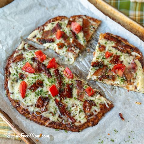 Low Carb Keto Cottage Cheese Chicken Crust Pizza, Chicken Cottage Cheese Pizza Crust, Cottage Cheese Crust, Cottage Cheese Pizza Crust, Cottage Cheese Chicken, Keto Cottage Cheese, Chicken Pizza Crust, High Protein Pizza, 40 Grams Of Protein