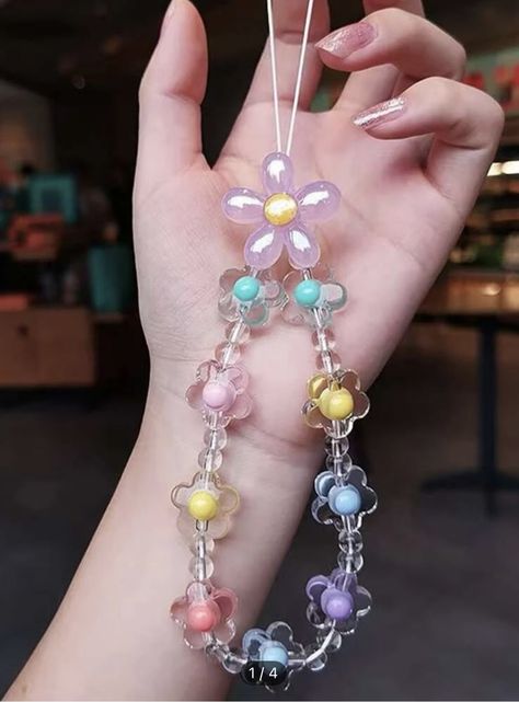 How To Make Phone Lanyard, Flower Phone Charm, Phone Charms Aesthetic Simple, Phone Chain Ideas, How To Make A Phone Charm, Phone Strap Ideas, Phone Straps Beads Ideas, Gantungan Hp Manik-manik, Phone Charms Ideas