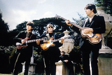 Beatles’ ‘Revolver’ Sheffield – Rolling Stone Revolver Beatles, Chiswick Park, Paperback Writer, Beatles Pictures, Beatles Songs, The Killers, Billy Idol, London Tours, The Fab Four