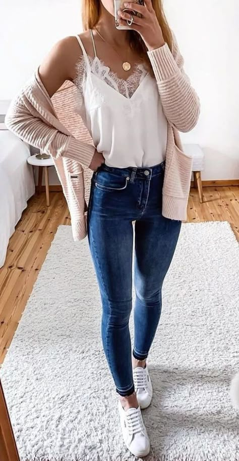 10 Wardrobe Essentials You Need for Every Season  #fashion #fashiontrends #style #outfitideas Trendy Outfits For Women, Cardigan Fall Outfit, Best Jeans For Women, College Outfit, Summer Trends Outfits, Cool Summer Outfits, Outfit Jeans, Cardigan Long, Mode Inspo