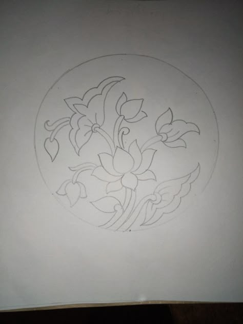 Pichwai Stencil, Alekhan Drawing, Pichwai Paintings Outline, Embroidery Sketch, Fabric Colour Painting, Mdf Design, Pichwai Art, Lotus Rangoli, Pichwai Painting