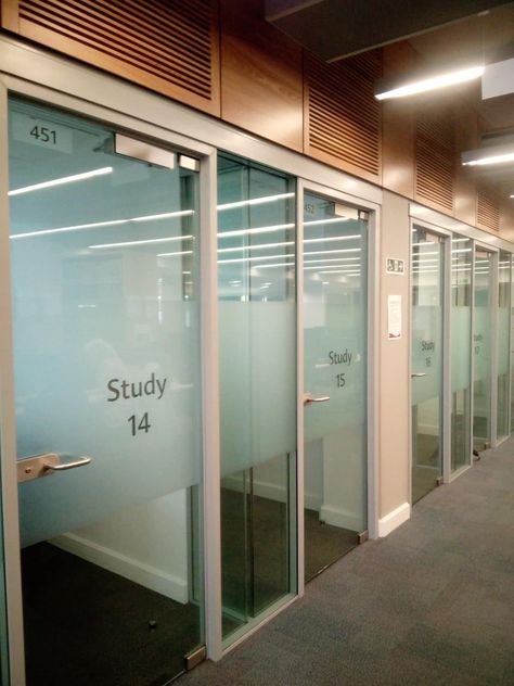 Group Study Room Design, University Library Design, Study Cafe Interior, Private Study Room, Student Room Ideas University, In A Meeting Sign, Group Study Room, Doors Outside, University Interior Design