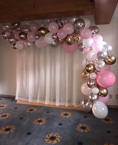 Pink Silver Gold Balloon Garland, Pink Gold Silver Balloons, Pink White Silver Balloon Garland, Pink Silver And Gold Birthday Decorations, Cute Balloon Decorations, Pink White Silver Birthday Decorations, Silver And Pink Birthday Decorations, Birthday Balloon Arch Ideas, Bridal Shower Balloon Garland