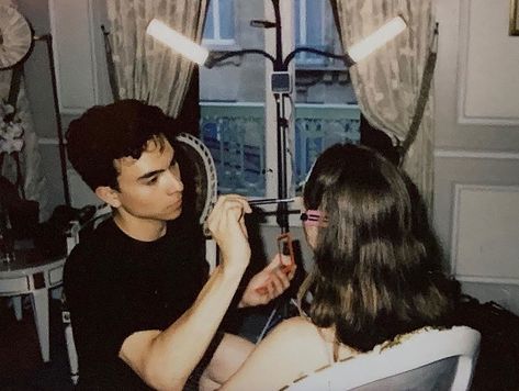 Meet the 19-Year-Old Makeup Artist Making Major Waves in Hollywood - Vogue Mario Dedivanovic, Black Makeup Artist, Painting Famous, Parental Consent, Makeup Companies, Jenner Makeup, Hollywood Makeup, Makeup Trial, Thick Brows