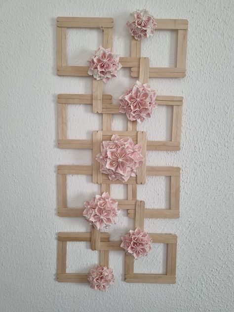 Wall Hanging Diy Ice Cream Sticks, Ice Cream Stick Decoration, Ice Cream Stick Home Decor, Wall Hanging Ideas With Ice Cream Sticks, Art With Ice Cream Sticks, Popsicle Stick Wall Hanging, Ice Cream Sticks Art, Ice Cream Sticks Craft Ideas Art, Ice Cream Sticks Craft Ideas Wall Hangings