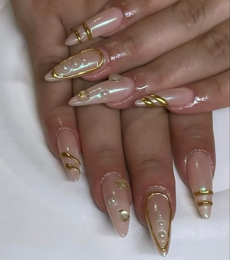 Gold Nail Accent, Pearl Gold Nails, Gold And Pearl Nails, Museum Nails, Goddess Nails Designs, Siren Nails, Bejeweled Nails, Textured Nails, Goddess Nails