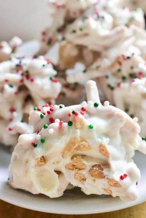 White Chocolate Ting-a-Lings – Lemon Tree Dwelling Christmas Candy Easy, Candy Recipes Homemade, Christmas Candy Recipes, Homemade Candies, Christmas Snacks, Christmas Cooking, Yummy Sweets, No Bake Treats, Holiday Cooking