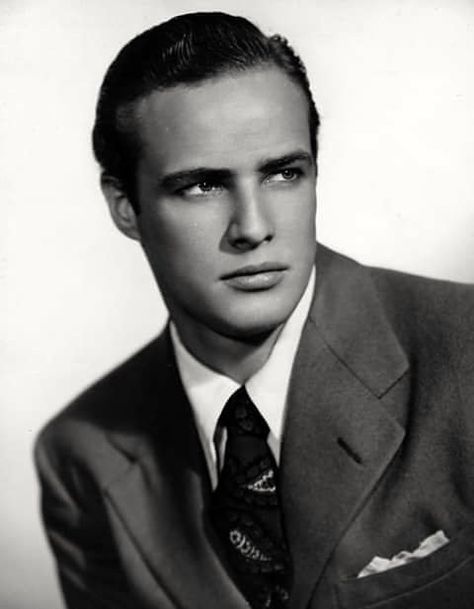 Marlon Brando 1940s | Peter Buchorne | Flickr Klasik Hollywood, Don Corleone, A Streetcar Named Desire, Johnny Carson, Hollywood Men, Idris Elba, Classic Movie Stars, Old Hollywood Stars, Marlon Brando