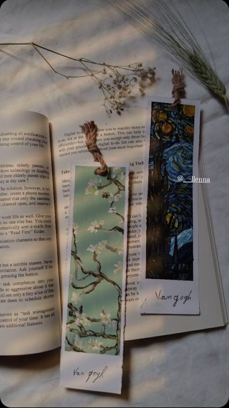 Fancy Bookmarks, Books Painting, Artistic Sketches, Fantasy Bookmarks, Fancy Stuff, Bts Black, Bookmark Ideas, Playing Cards Art, Creative Bookmarks