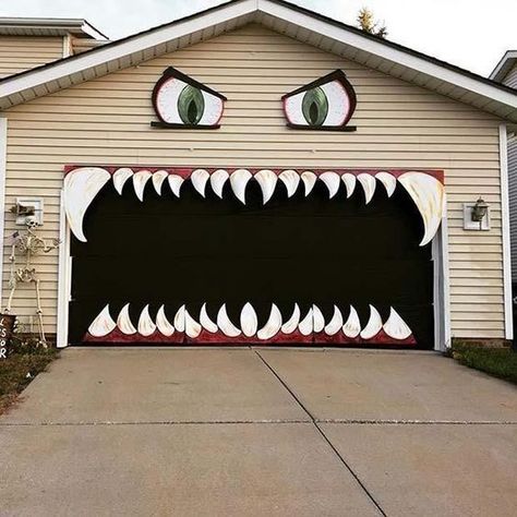 Garage Halloween, Halloween Garage Door, Monster Garage, Halloween Garage, Diy Halloween Party, Halloween Decorating Ideas, Halloween Party Decor Diy, Diy Halloween Decor, Halloween Door Decorations