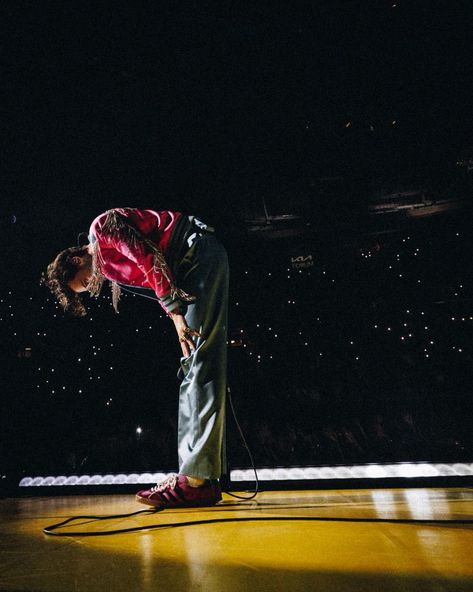 The Kia Forum on Twitter: "Thank you for making the Kia Forum Harry’s Home. 🏡 (📸: @RichFury / Kia Forum Photos) https://t.co/A1qHJYAbCv" / Twitter La Night, Happy Late Birthday, Harry Styles Tour, Harry Styles Wallpaper, Mr Style, January 29, Harry Styles Love On Tour, Creative Portraits, Harry Edward Styles