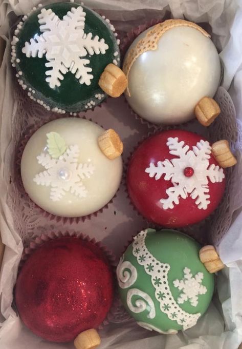 Ornament Cupcakes, Holiday Baking Gifts, Lemon Cake Mix Recipe, Dark Chocolate Cupcakes, Diy Hot Chocolate, Homemade Holiday Gifts, Hot Chocolate Gifts, Dark Chocolate Ganache, Christmas Food Gifts