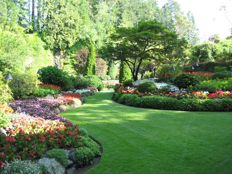 Large Garden Ideas, Big Gardens, Gardening Wallpaper, Huge Garden, Wallpaper Garden, Large Backyard Landscaping, Garden Nails, Side Yard Landscaping, Garden Tattoo