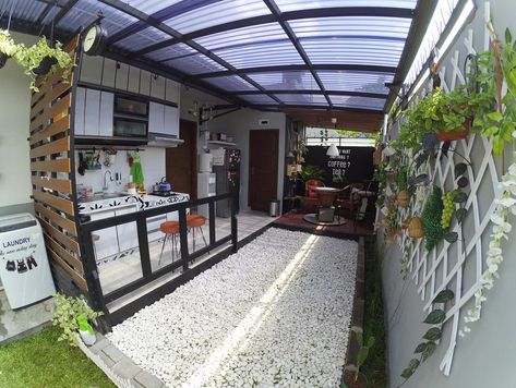 Kumpulan 11 Dapur Outdoor Terbaik, Muat Meski Lahan Terbatas! Sunrooms Ideas, Idea Dapur, Dirty Kitchen Design, Model Dapur, Dirty Kitchen, Grey Kitchen Designs, Outdoor Kitchen Design Layout, Patio Interior, House Design Kitchen