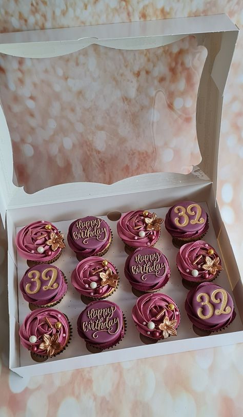 24th Birthday Cupcake Ideas, 35th Birthday Cupcake Ideas, Cupcakes For Women Birthday, Cupcakes For Birthday Woman, Birthday Cupcakes Ideas Aesthetic, Small Cake Ideas Birthdays Women, 32 Birthday Party Ideas For Women, 32nd Birthday Cake For Women, Cupcake 30th Birthday