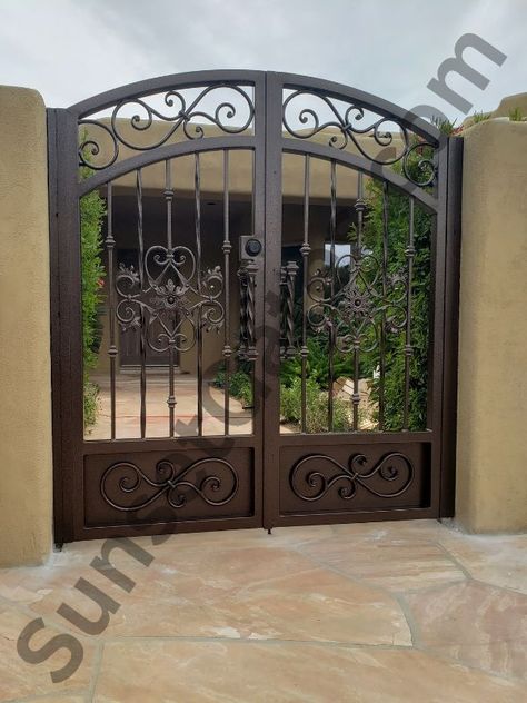 Wrought Iron Entry Gates, Front Pedestrian Gate Design, Garden Iron Gate, Mansion Gates Entrance, Wrought Iron Gates Entrance Front Entry, Iron Gate Designs Front Entry, Metal Gates Entrance, Home Gate Design Front Entry, Courtyard Door