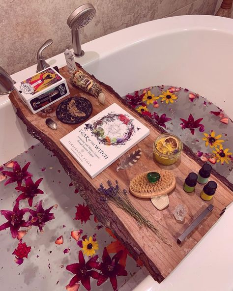 Spiritual Bathroom Decor, Bath Self Care, Witch Bath, Bath Relaxing, Witchcraft Tarot, Bath Rituals, Spiritual Baths, Joshua Tree Airbnb, Relax Bath