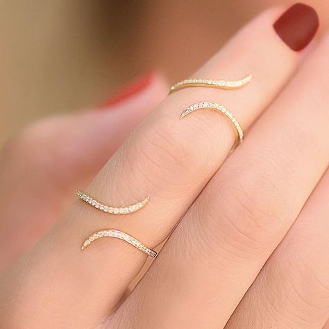 On-trend: barely-there diamond jewellery Double Tattoo, Full Finger Rings, Ring Tattoos, Knuckle Ring, Nail Ring, Gold Ring Designs, Knuckle Rings, Ear Rings, Fashion Ring